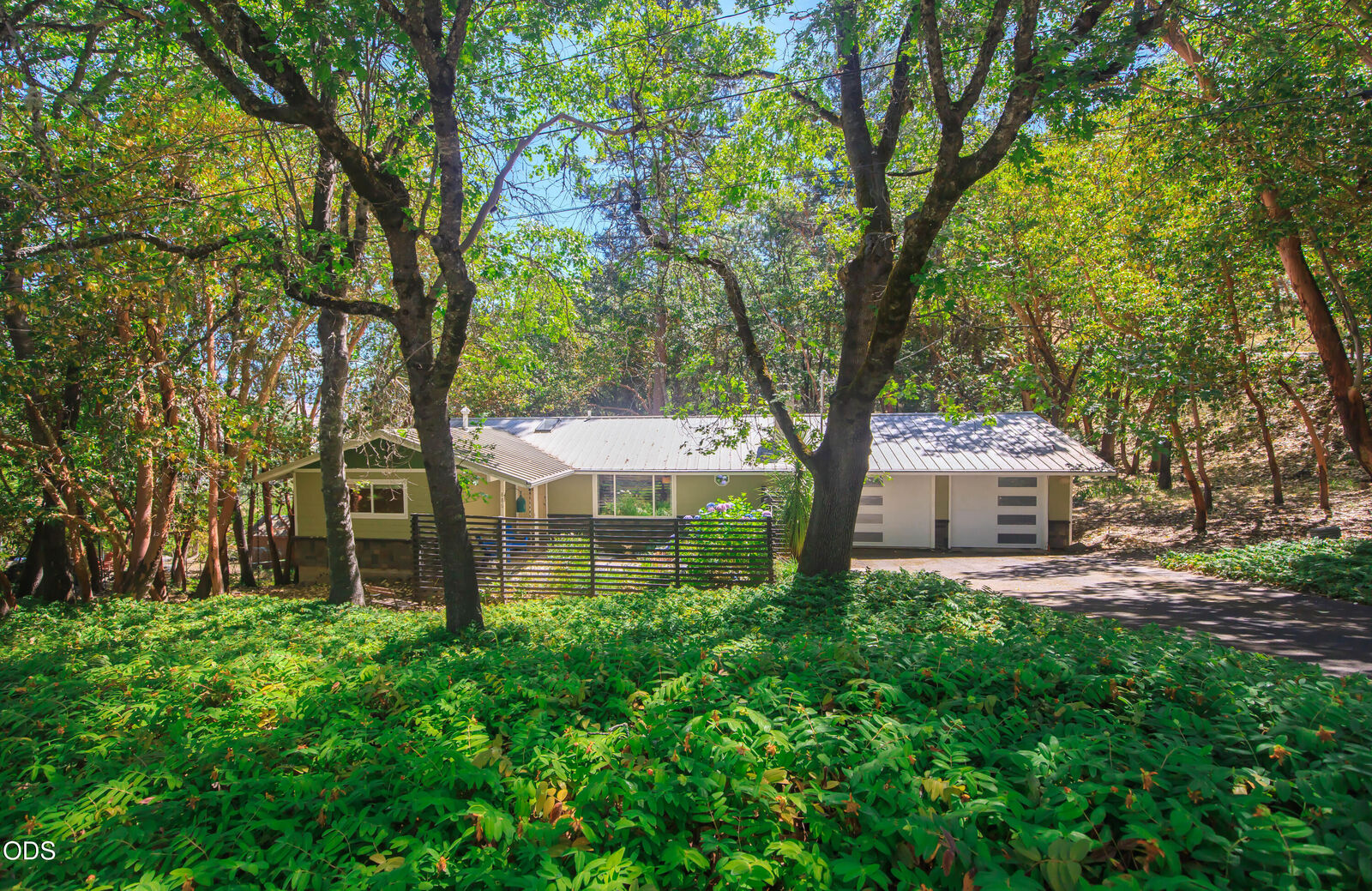 Property Photo:  886 Palmer Road  OR 97520 