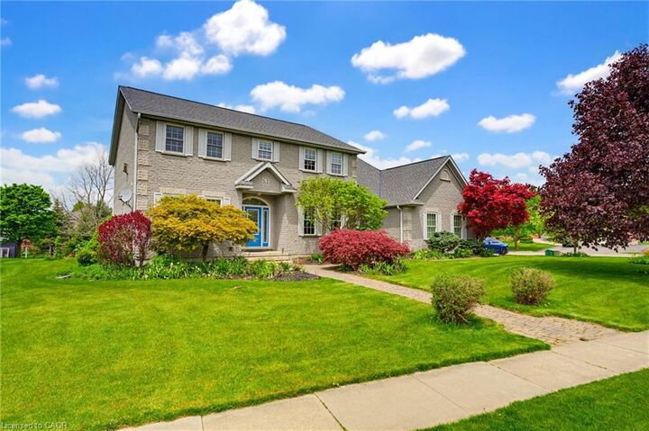 Property Photo: 184 Woodridge Drive ON N0B 2H0