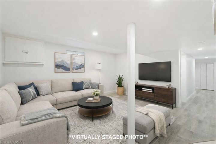 Property Photo:  65 Almond Street Lower  ON L3B 3P6 