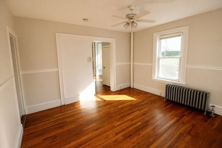 Property Photo:  90 Mount Vernon 1F  MA 01852 