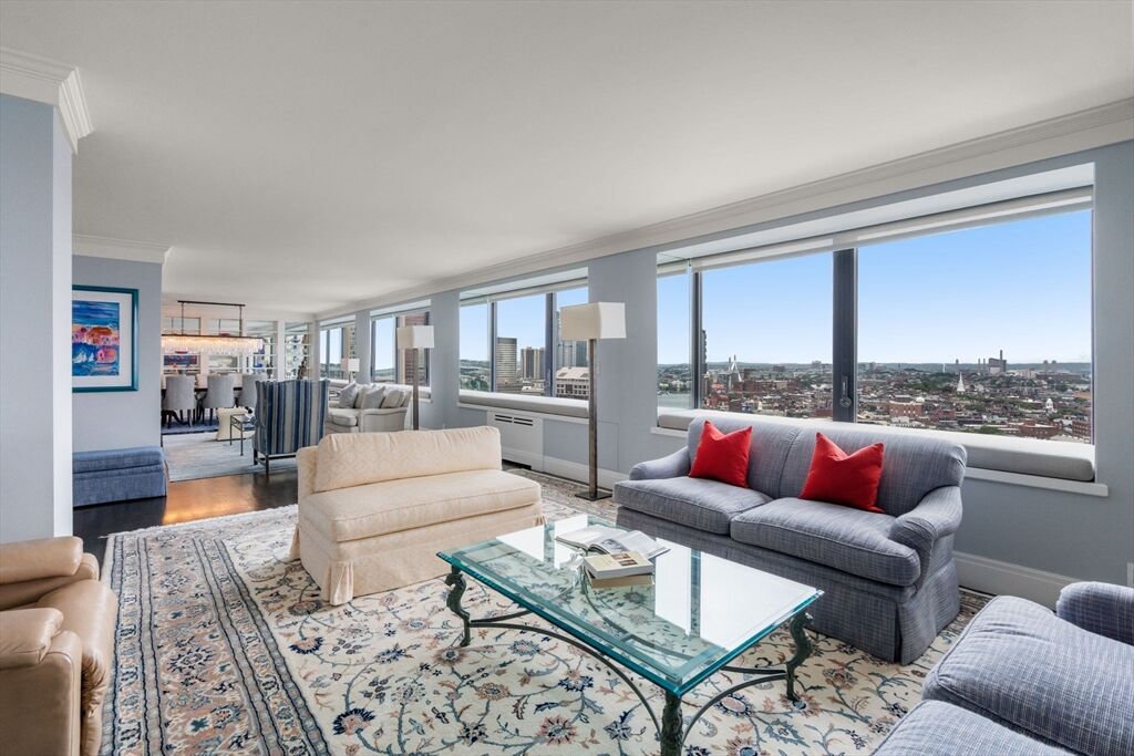 Property Photo:  85 E India Row 26ab  MA 02110 