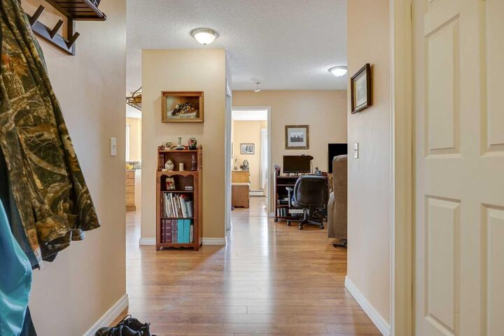 Property Photo:  950 Arbour Lake Road NW 1314  AB T2G 5B3 