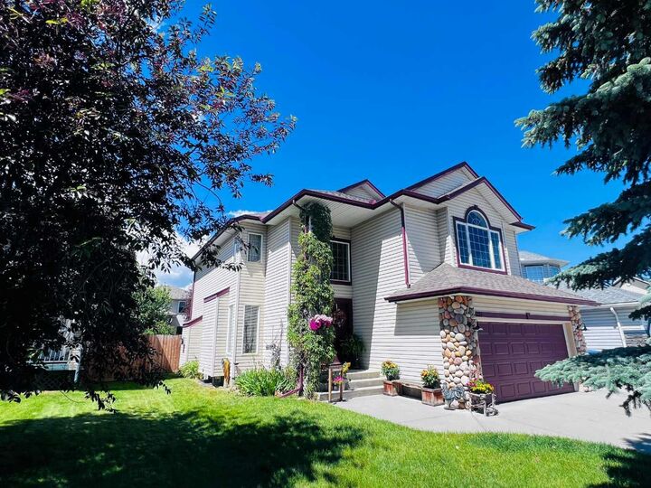 Property Photo: 251 Lakeview Cove AB T1X 1E7