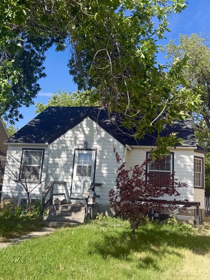 Property Photo: 144 N 13th ID 83201