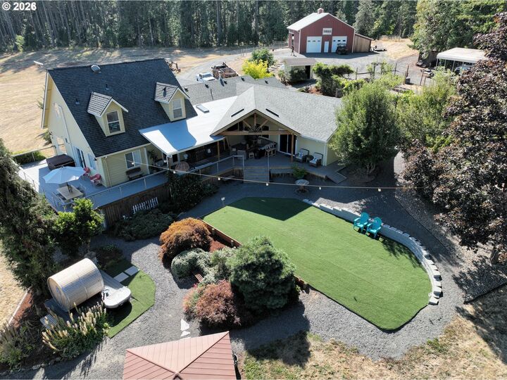 Property Photo: 86407 Homestead Rd OR 97478
