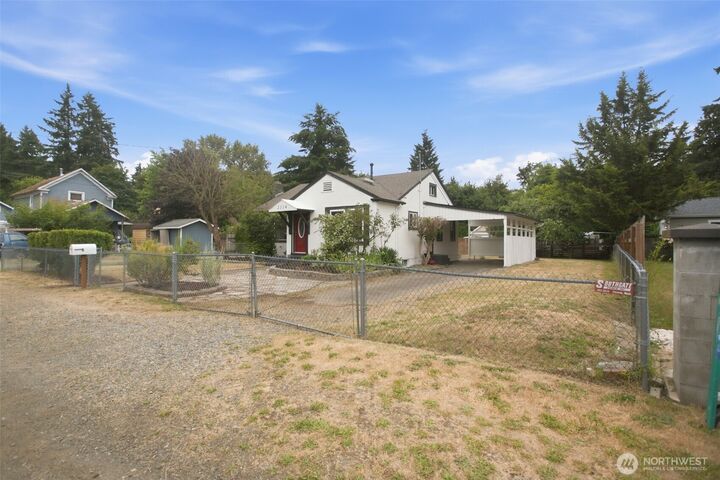 Property Photo: 2114 Adams Street SE WA 98501