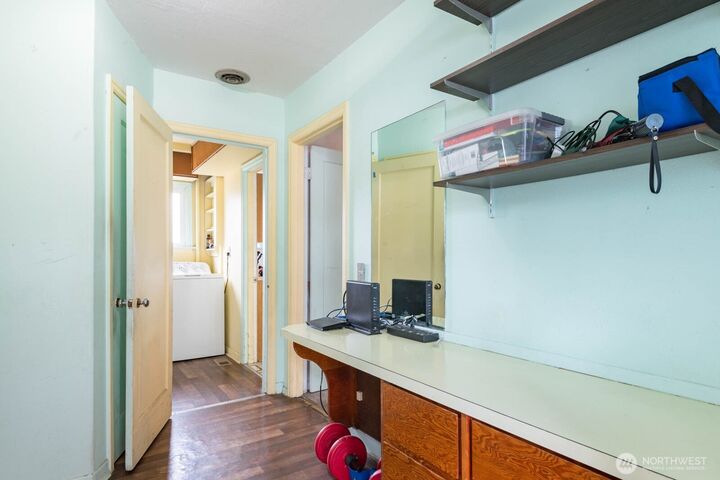 Property Photo: 1121 Dill Way W WA 98312