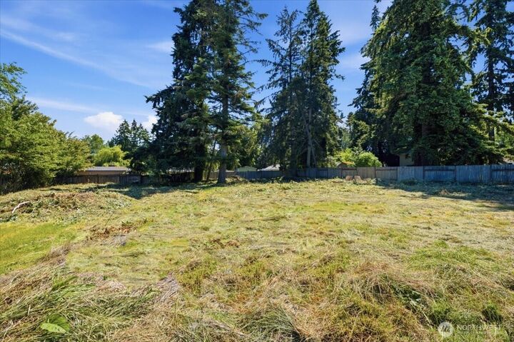 Property Photo: 18820 Midvale Avenue N WA 98133