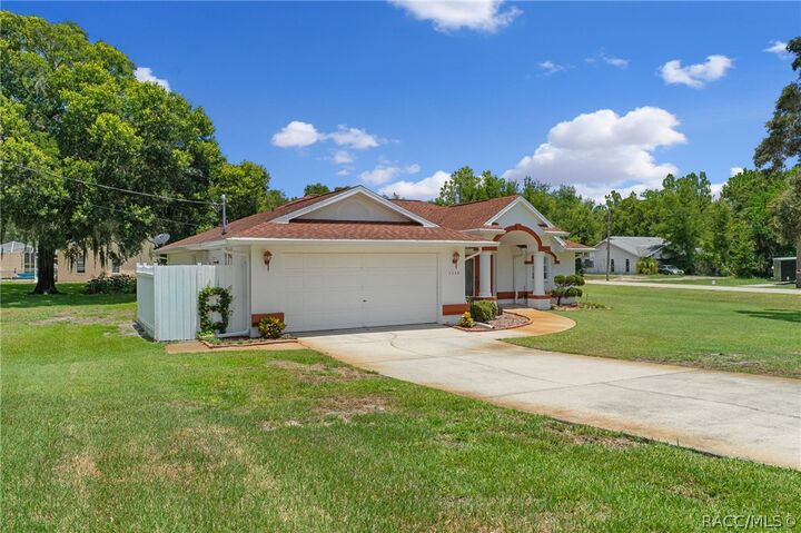 Property Photo:  7229 W Milwe Lane  FL 34429 
