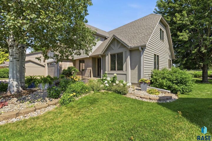 Property Photo: 6709 W 32nd St SD 57106