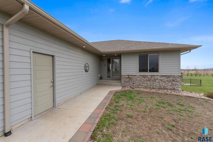 Property Photo: 26164 Reed Ct SD 57012