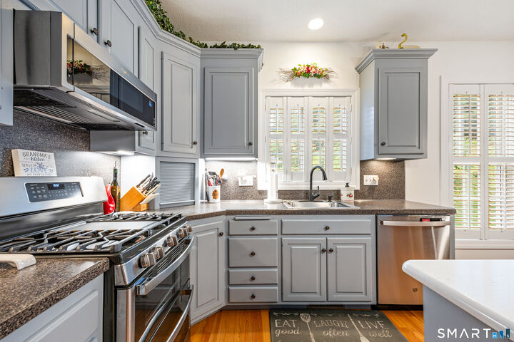 Property Photo:  36 Buckland Street 6  CT 06479 