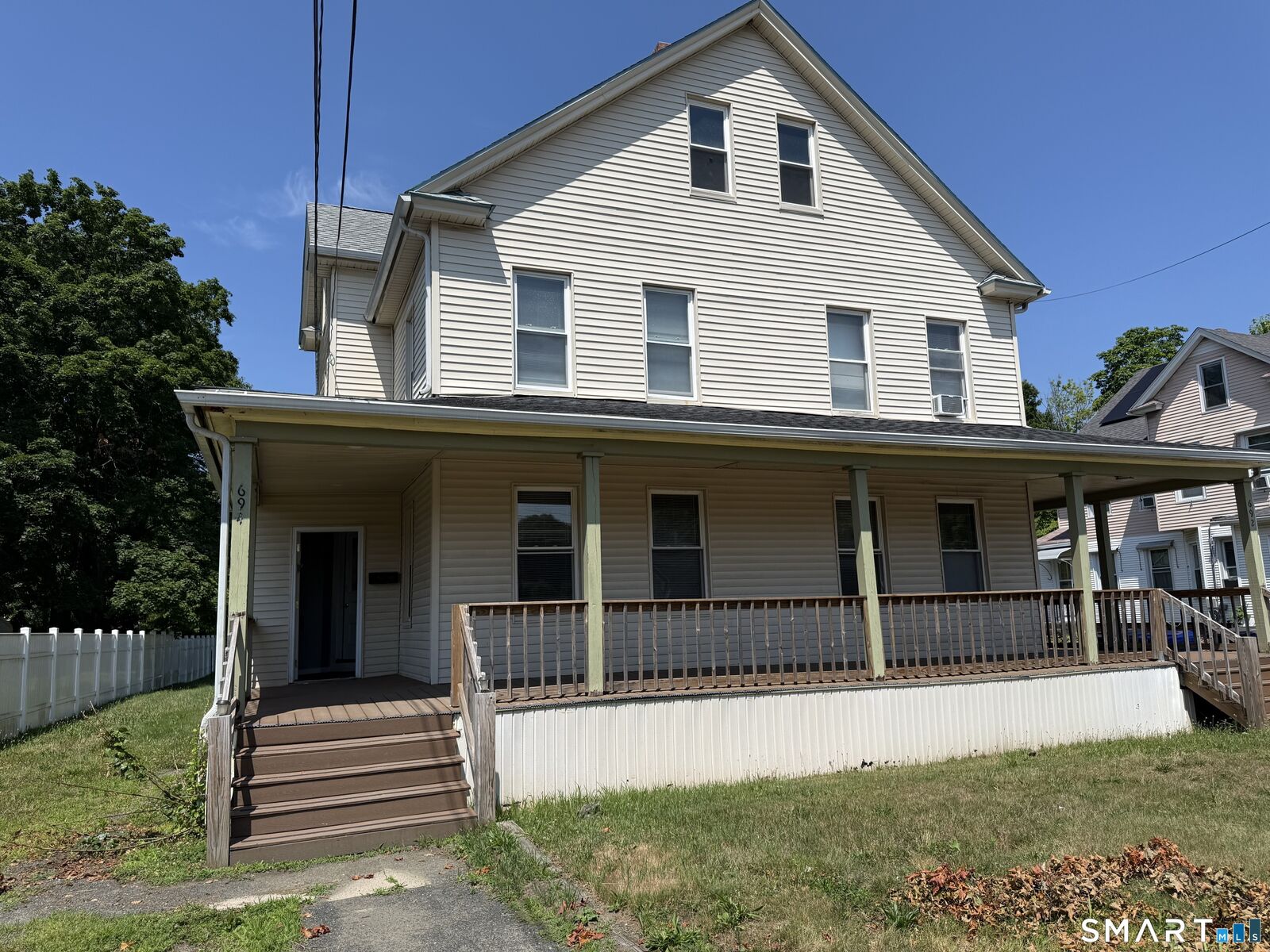 Property Photo:  694 Enfield Street  CT 06082 
