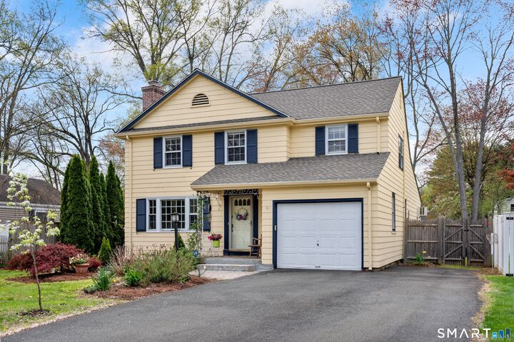 Property Photo:  25 Sherwood Road  CT 06117 