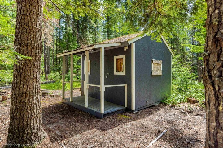 Property Photo:  761 Larch Ln  WA 99119 