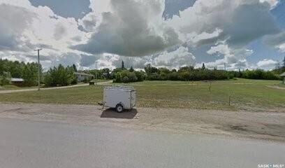 Property Photo:  526 Lake Avenue  SK S0K 4T1 