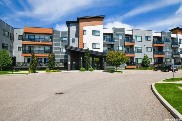 Property Photo:  105 Willis Crescent 101  SK S7T 0Z3 