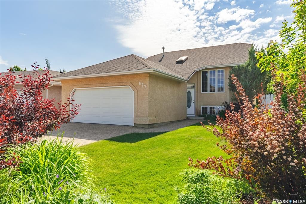 Property Photo:  627 Budz Crescent  SK S7N 4N4 