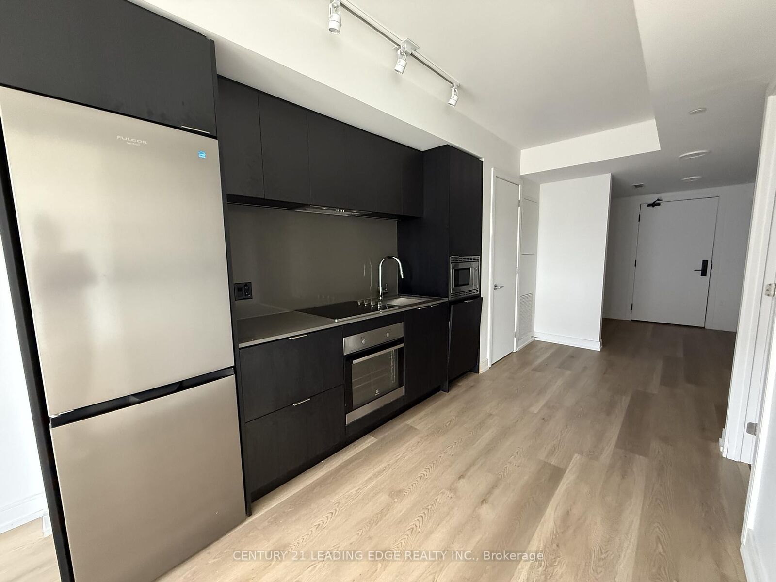 Property Photo:  1 Jarvis Street 602  ON L8R 0A8 
