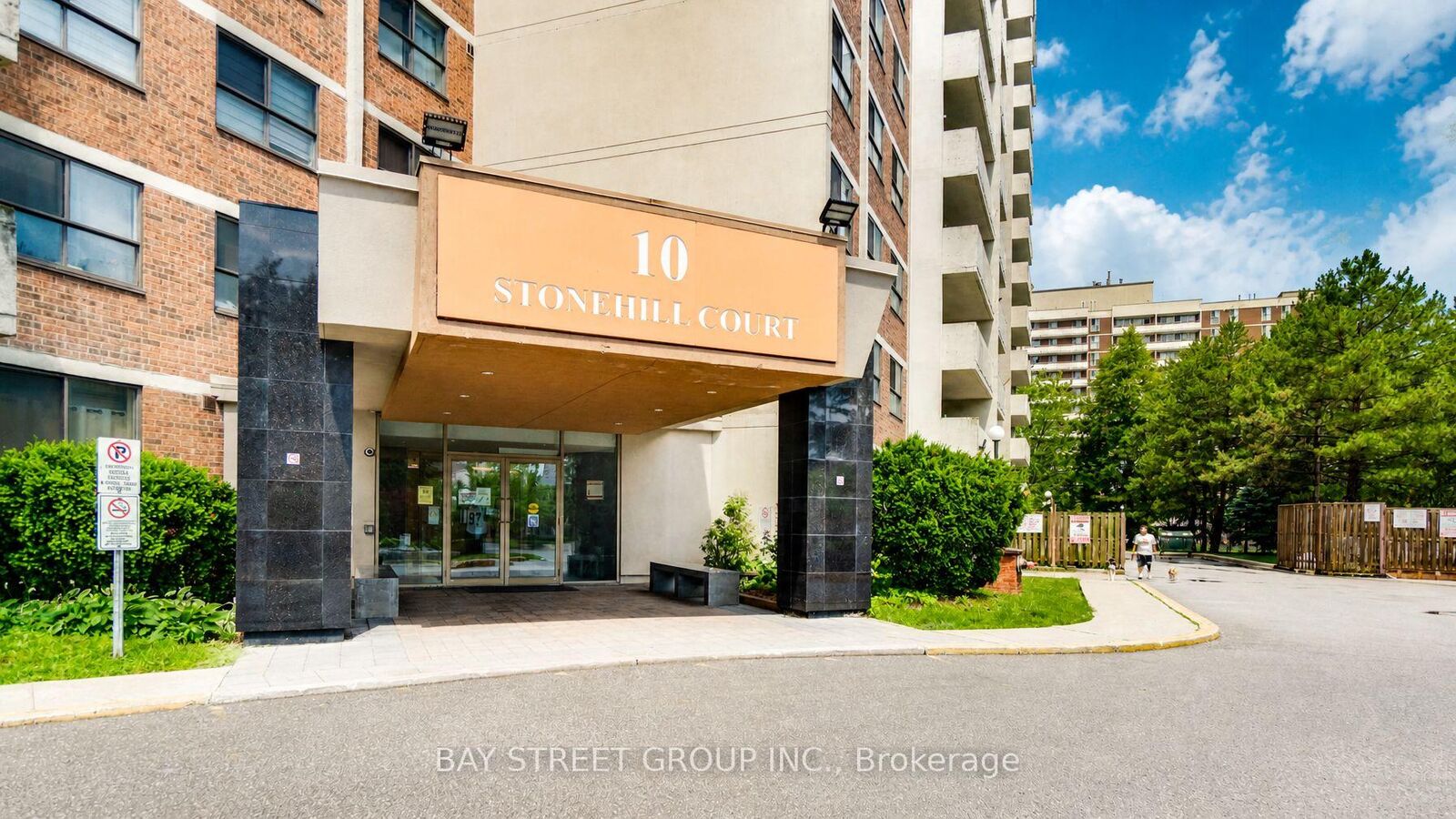 Property Photo: 10 Stonehill Court 1207 ON M1W 2X8