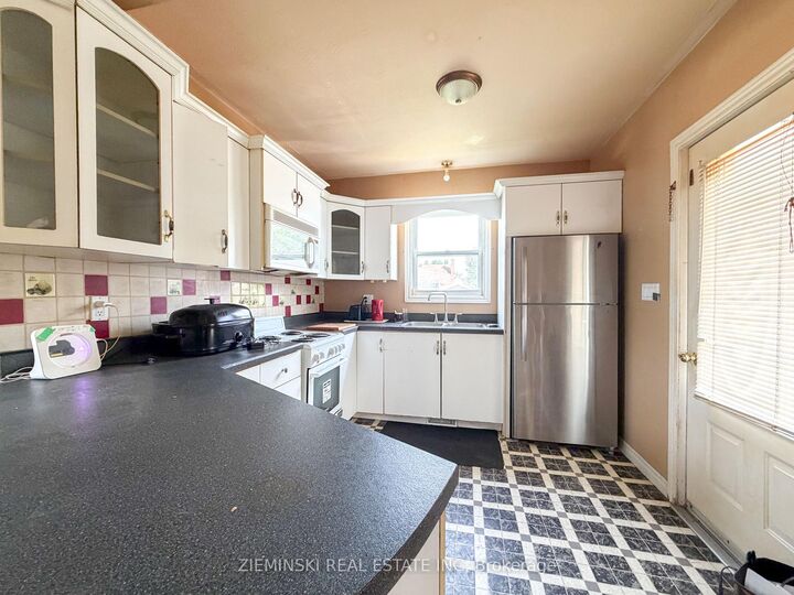 Property Photo:  33 Fifth Street  ON P0L 2B0 
