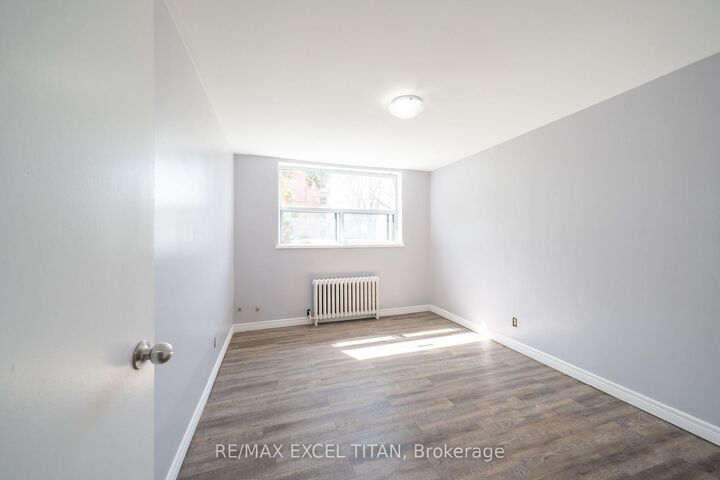 Photo de la propriété:  799 Robinson Street 2  ON L7R 2L4 