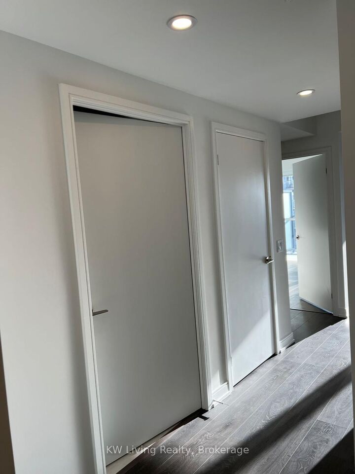 Property Photo:  30 Samuel Wood Way 1901  ON M9B 0C9 