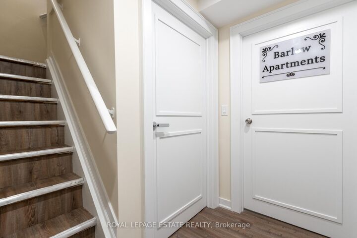 Photo de la propriété:  5 Barlow Road  ON M1G 2B3 