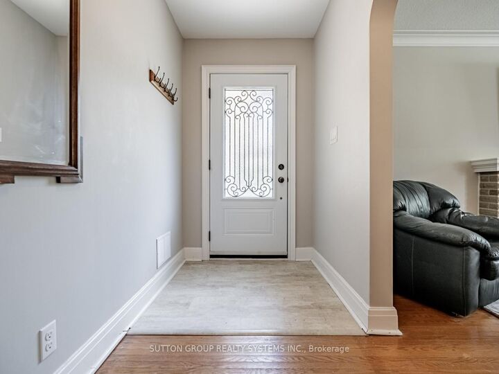 Property Photo: 44 Saybrook Avenue ON M8Z 2V4