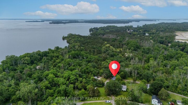Property Photo: 31 Ashe Crescent ON K8N 4Z4