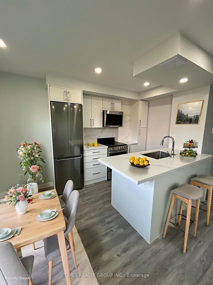 Property Photo: 15 Walmer Road 405 ON M5R 2X1