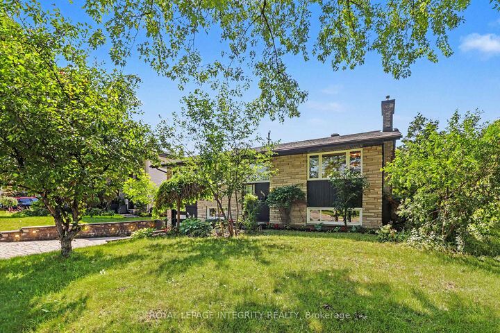 Property Photo: 1034 Walkley Road ON K1V 6R2