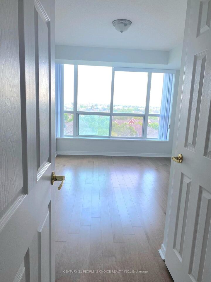Property Photo:  4889 Kimbermount Avenue 805  ON L5M 7R9 