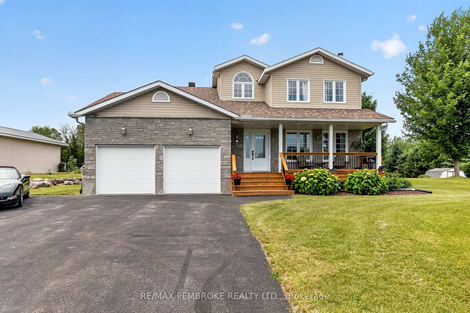 Property Photo: 9 Heron Drive ON K8A 8N8