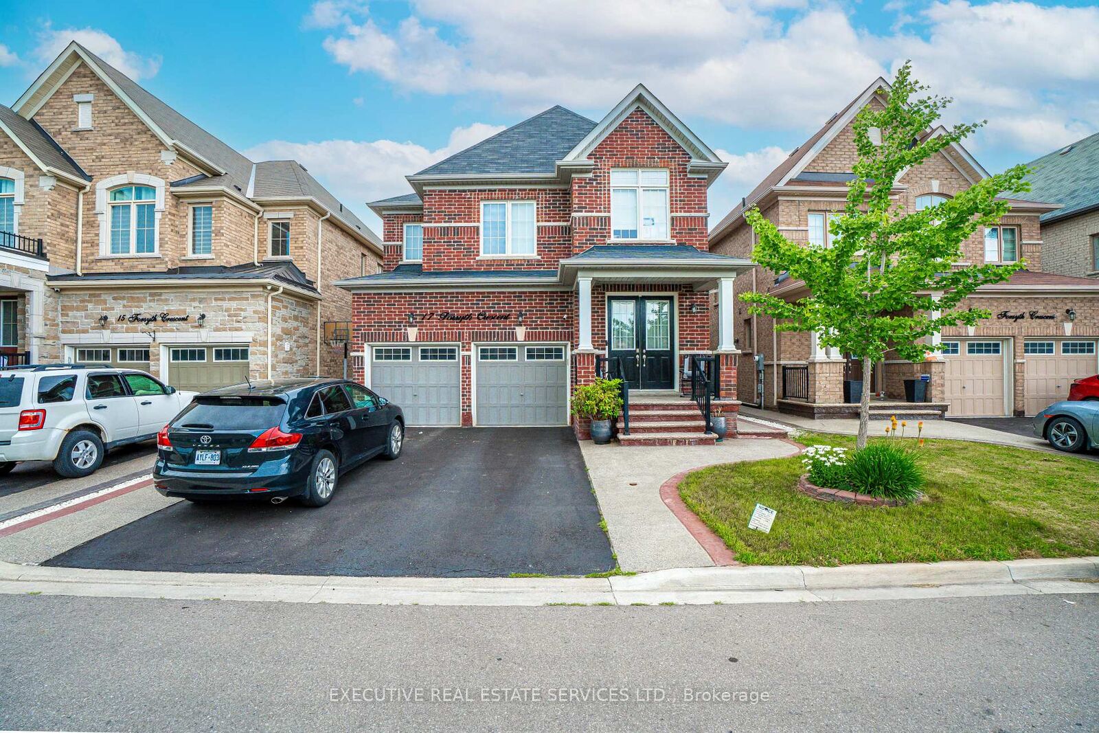 Property Photo:  17 Forsyth Crescent  ON L6X 5N2 