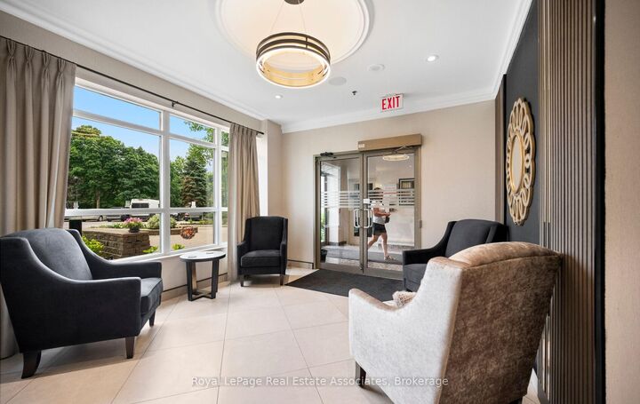 Property Photo: 4640 Kimbermount Avenue 402 ON L5M 5W6