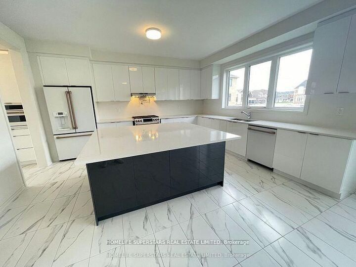 Property Photo: 17 Bellflower Crescent ON L0G 1W0