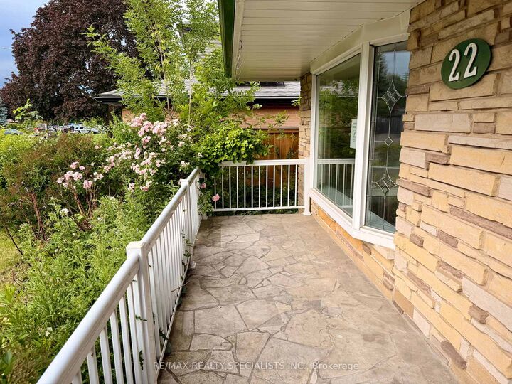 Property Photo: 22 Beechwood Crescent ON L6T 1Y1