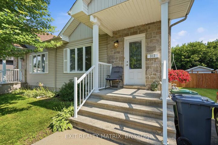 Property Photo:  313 Nelson Street  ON K6A 1M1 