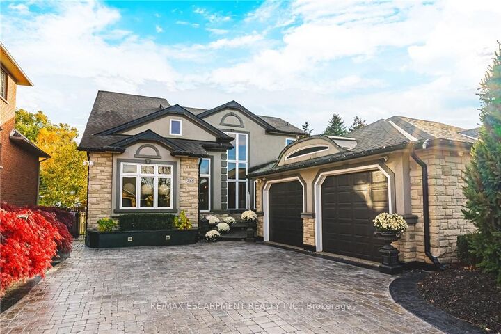 Property Photo: 712 Highvalley Road ON L9G 4E9
