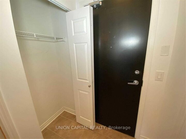 Property Photo:  388 Prince Of Wales Drive 3009  ON L5B 0A1 