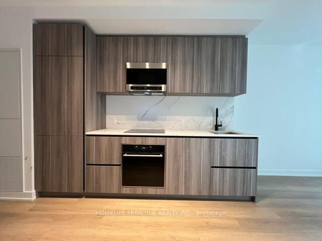 Property Photo:  117 Broadway Avenue 624N  ON M4P 1V3 