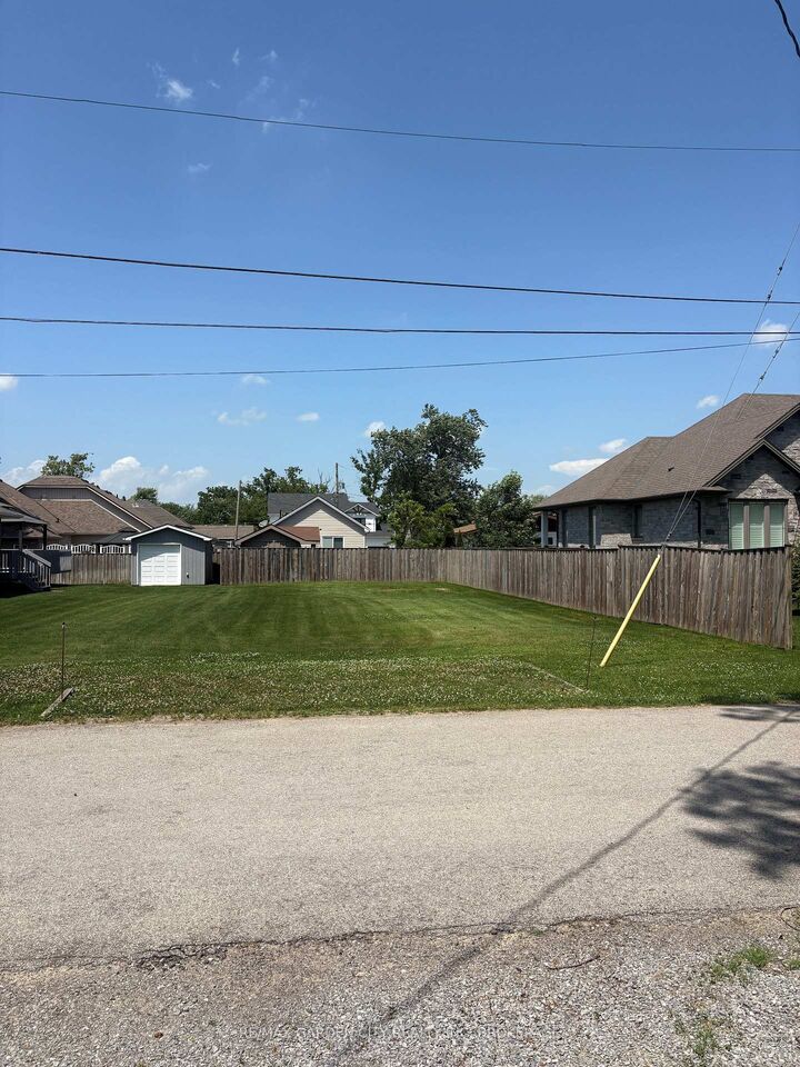 Property Photo:  24 South Main (Rear Vacant Lot) Street  ON L0S 1K0 