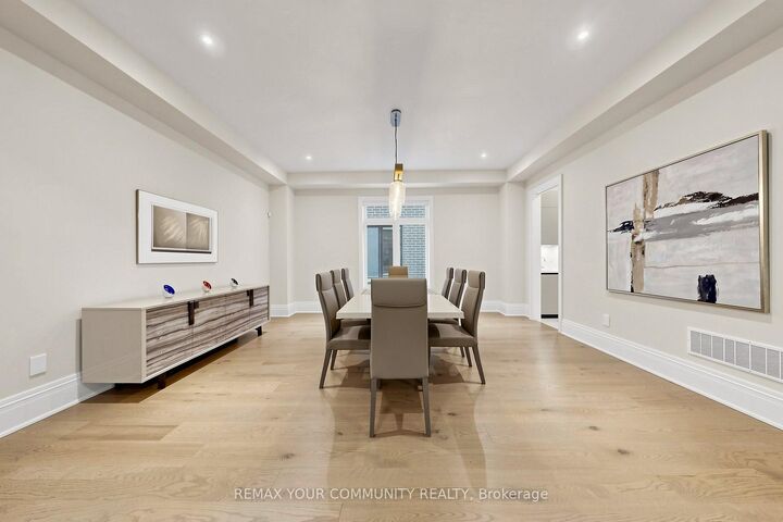 Property Photo: 60 Royal Hill Court ON L4G 3Z7