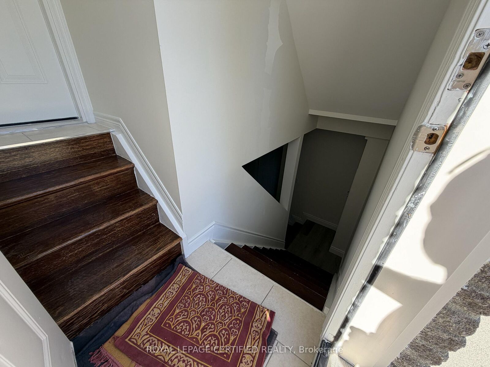 Property Photo: 61 Eagleglen Way Bsmt ON L9B 0C5