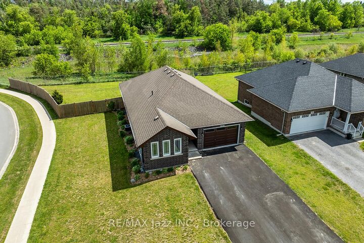 Property Photo: 1 Millpond Lane ON K0L 2V0
