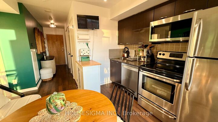Property Photo:  38 Joe Shuster Way 508  ON M6K 0A5 