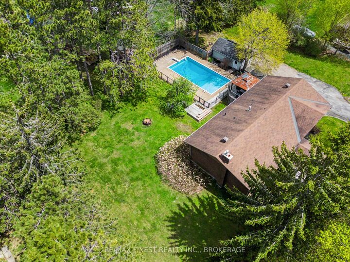 Property Photo: 2518 Rideau Ferry Road ON K7H 3C7