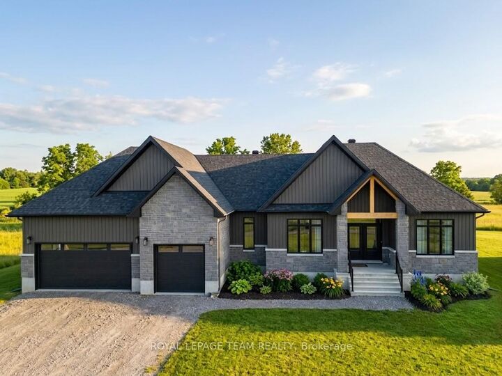 224 Trudeau Crescent — photo 1