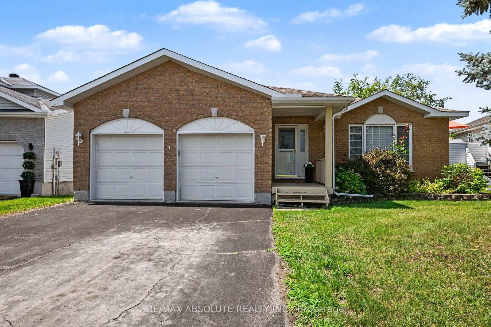 Property Photo: 1 River Ridge Crescent ON K7S 3W1
